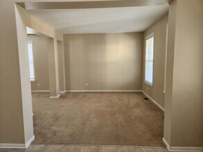 8100 Shady Oak Rd in Joliet, IL - Building Photo - Building Photo