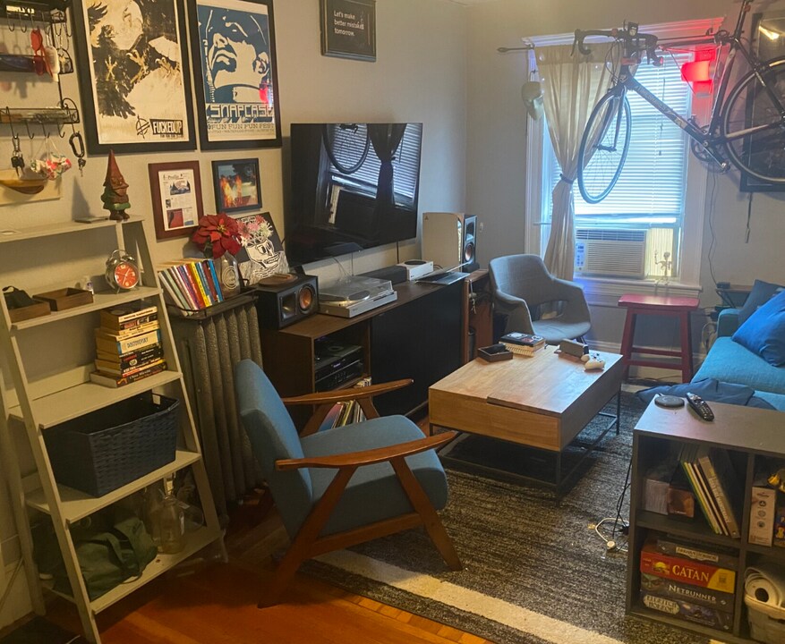 22 Alberta Ter, Unit 1 in Cambridge, MA - Building Photo