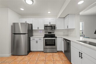 400 Misty Pines Cir in Naples, FL - Building Photo - Building Photo