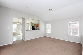 4853 Madyson Ridge Dr in Fort Worth, TX - Foto de edificio - Building Photo