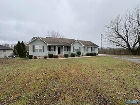 104 Cypress Cir in Albertville, AL - Building Photo