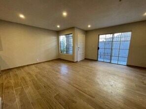 2012 E 73rd St in Los Angeles, CA - Building Photo - Building Photo