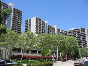 255 S Hill St in Los Angeles, CA - Building Photo - Building Photo