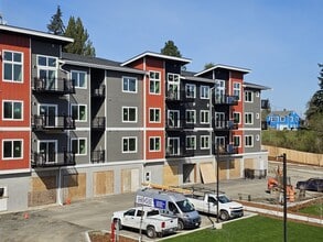 Plisko Place in Port Orchard, WA - Foto de edificio - Building Photo