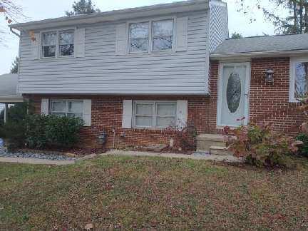1201 Longford Rd in Timonium, MD - Foto de edificio