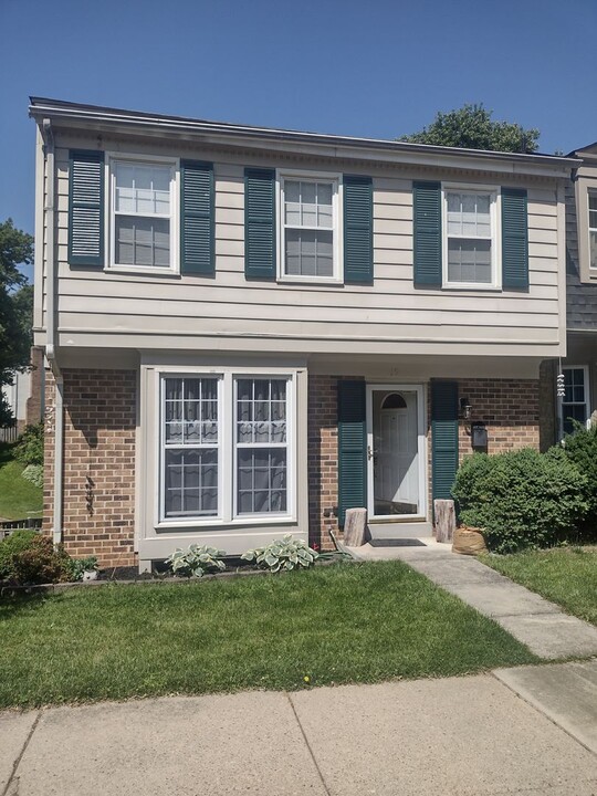 19 Oak Shade Rd in Gaithersburg, MD - Building Photo