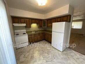 900 8th St in Highland, IL - Building Photo - Building Photo