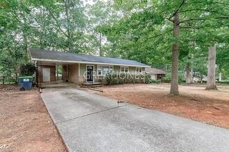 209 Biddle Rd in Columbia, SC - Foto de edificio - Building Photo