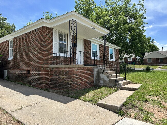 2300 Granada Blvd in Oklahoma City, OK - Building Photo - Building Photo