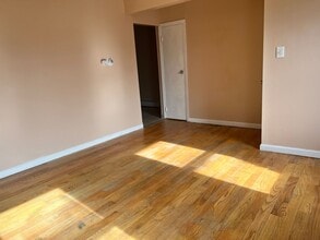 62 High St in Wallingford, CT - Building Photo - Building Photo