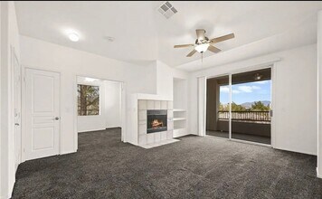 913 Duckhorn Ct in Las Vegas, NV - Building Photo - Building Photo