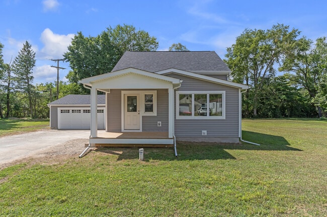 9045 Hillcrest Dr in Whitmore Lake, MI - Building Photo - Building Photo