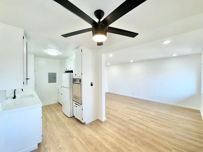 property at 14807 Normandie Ave