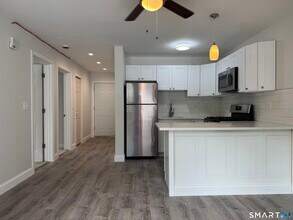 1085 Whalley Ave in New Haven, CT - Building Photo - Building Photo