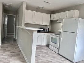 507 Ashlawn Dr in Norfolk, VA - Building Photo