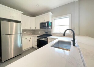 829 W Boston Post Rd in Mamaroneck, NY - Building Photo - Building Photo