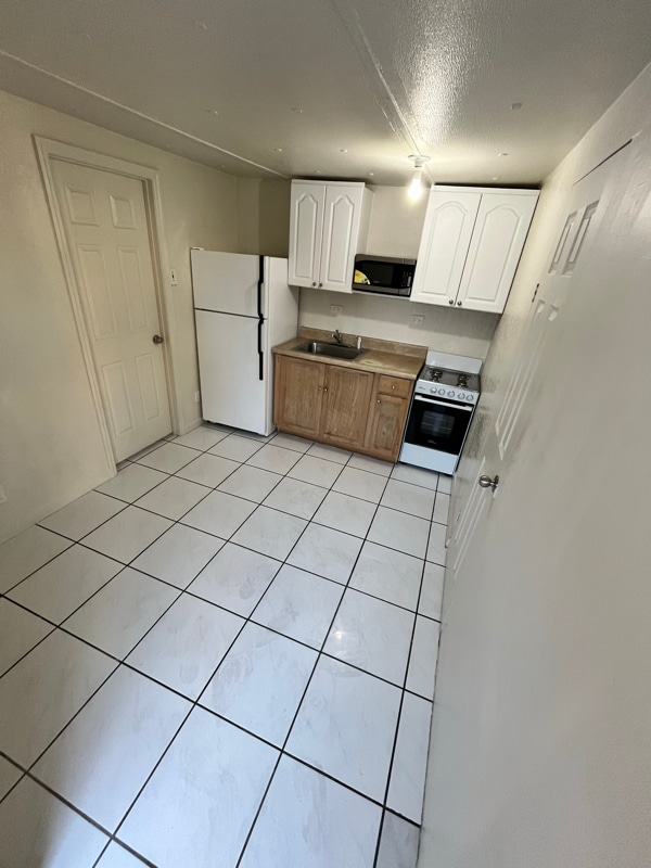 1135 SW 127th Ct in Miami, FL - Building Photo - Building Photo