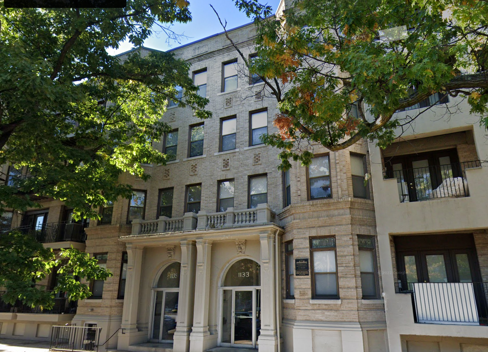 1121 Commonwealth Ave, Unit 1 in Boston, MA - Foto de edificio