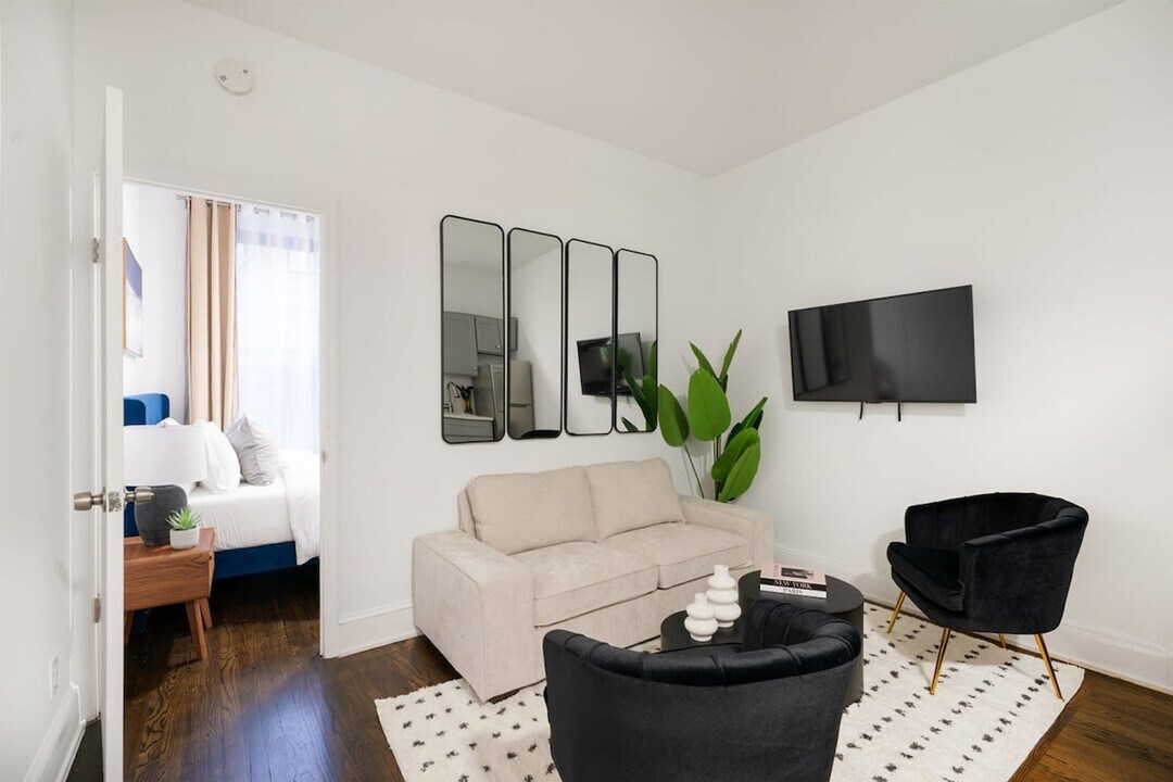 118 E 91st St in New York, NY - Building Photo