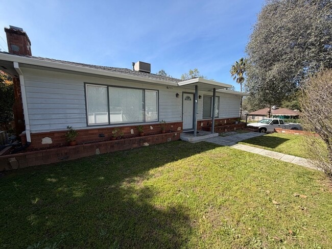 1840 Grand Coulee Blvd in Shasta Lake, CA - Building Photo - Building Photo