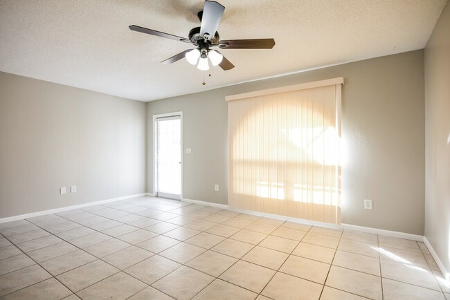 433 SE 13th Pl in Cape Coral, FL - Building Photo - Building Photo