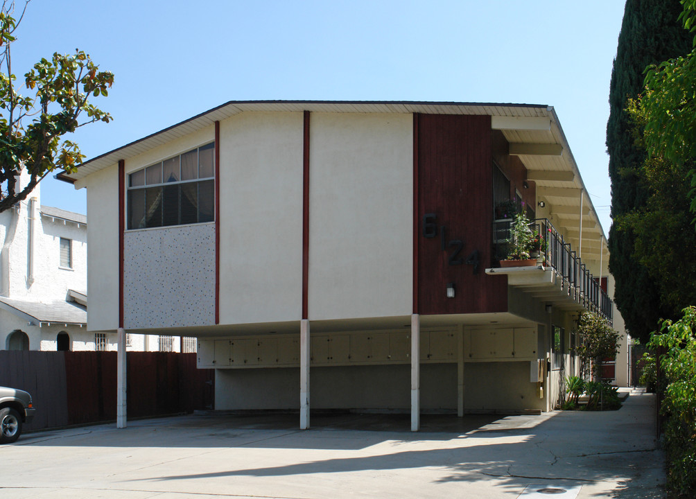 6124 Alcott St in Los Angeles, CA - Building Photo