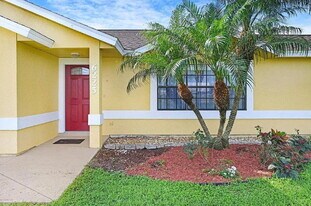 6225 Banyan St in Cocoa, FL - Building Photo