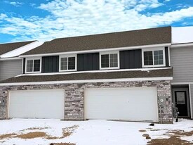 17584 Driscoll Pl in Lakeville, MN - Building Photo