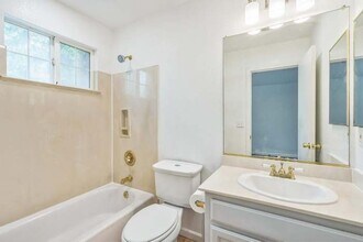 704 Daniels Ave in Vallejo, CA - Building Photo - Building Photo