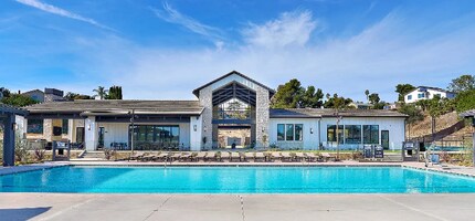 12521 Taylor Wy in San Diego, CA - Foto de edificio - Building Photo