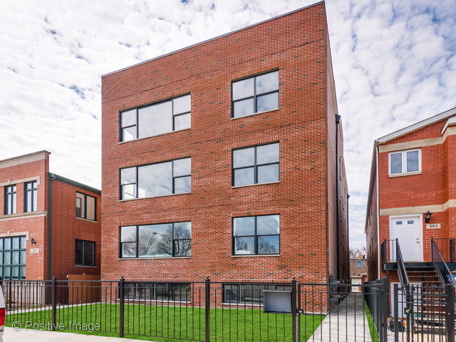 504 S Oakley Blvd-Unit -3F in Chicago, IL - Building Photo