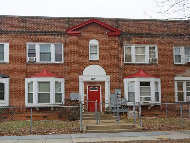 1218 Staples St NE in Washington, DC - Building Photo - Building Photo
