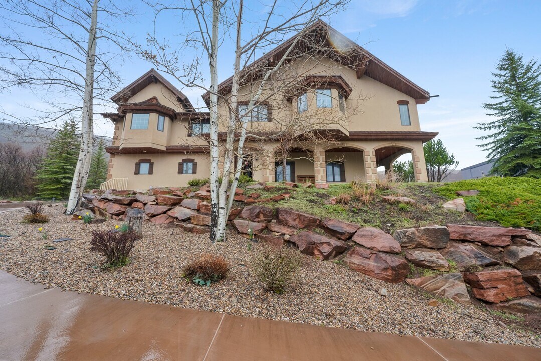 9154 Daybreaker Dr in Park City, UT - Building Photo