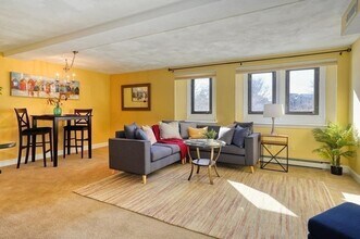 115 Washington St, Unit 2B in Winchester, MA - Building Photo - Building Photo