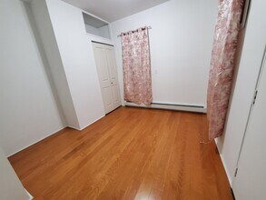 140 W 3rd St in Bayonne, NJ - Building Photo - Building Photo