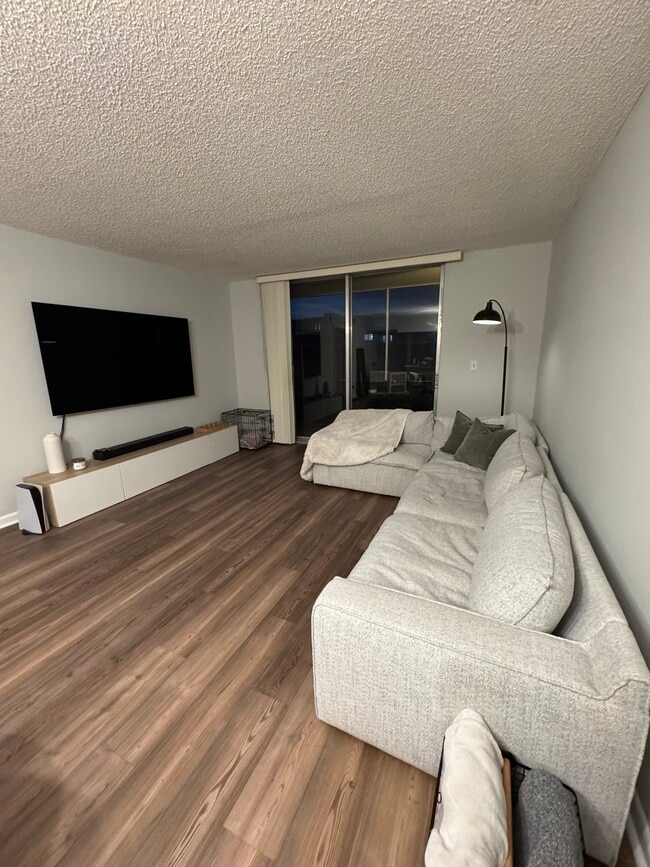 410 NW 68th Ave, Unit 303 in Plantation, FL - Building Photo - Building Photo