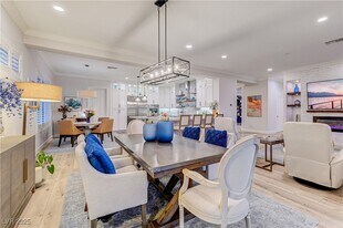 105 Fountainhead Cir in Henderson, NV - Building Photo