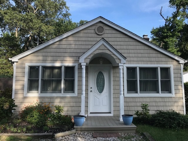 property at 10 Bayview Ct