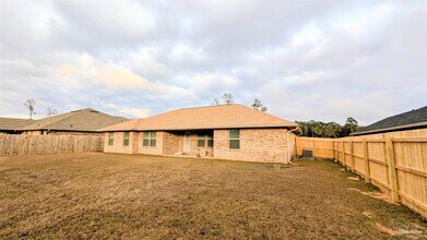 5693 Old Stone Blvd in Milton, FL - Building Photo - Building Photo