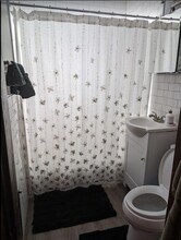 76 Phipps St, Unit 1 in Quincy, MA - Building Photo - Building Photo