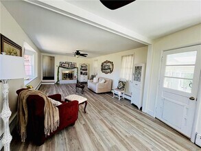 109 Rogers Ave in Barrington, RI - Building Photo - Building Photo