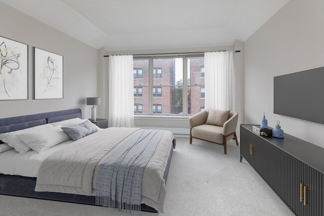 910 Beacon St, Unit 4R in Boston, MA - Foto de edificio - Building Photo