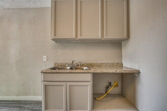 4820 Oak Ave in Pasadena, TX - Building Photo - Building Photo