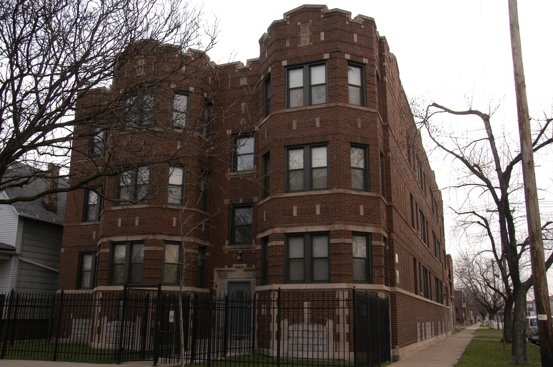 6957 S Eggleston Ave in Chicago, IL - Foto de edificio