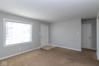 986 Rita Dr in Greenwood, IN - Building Photo - Building Photo