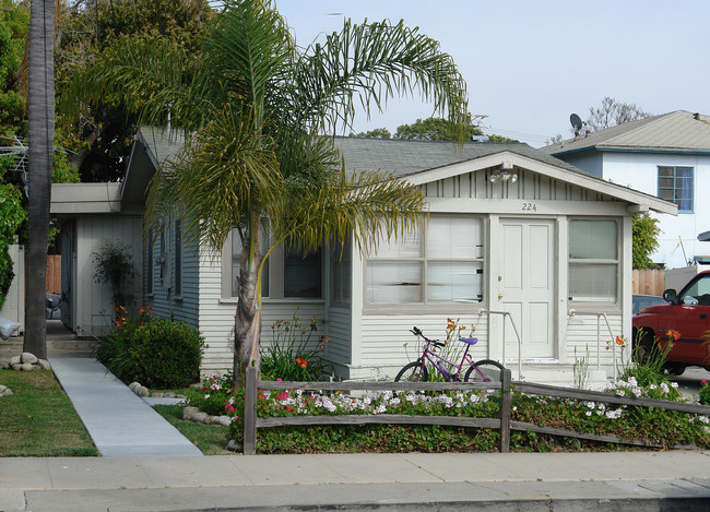 224 S Santa Rosa St in Ventura, CA - Building Photo - Building Photo