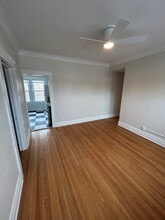 715 W Hillgrove Ave, Unit 2 Front in La Grange, IL - Building Photo - Building Photo