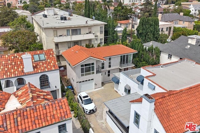 823 Lorraine Blvd in Los Angeles, CA - Building Photo - Building Photo