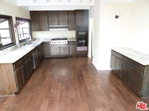 3900 Pacific Ave in Los Angeles, CA - Building Photo - Building Photo