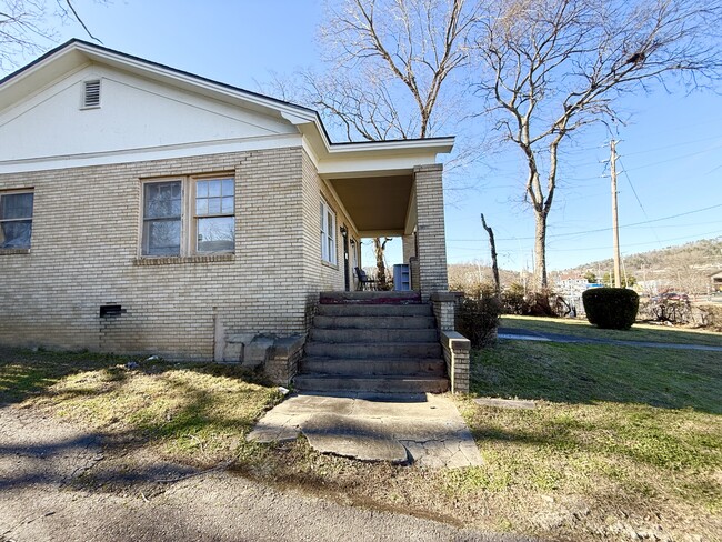 834 Malvern Ave in Hot Springs, AR - Building Photo - Building Photo